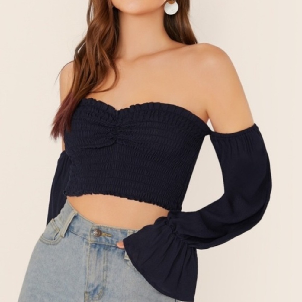 Wide Cuff Sleeve Crop Top